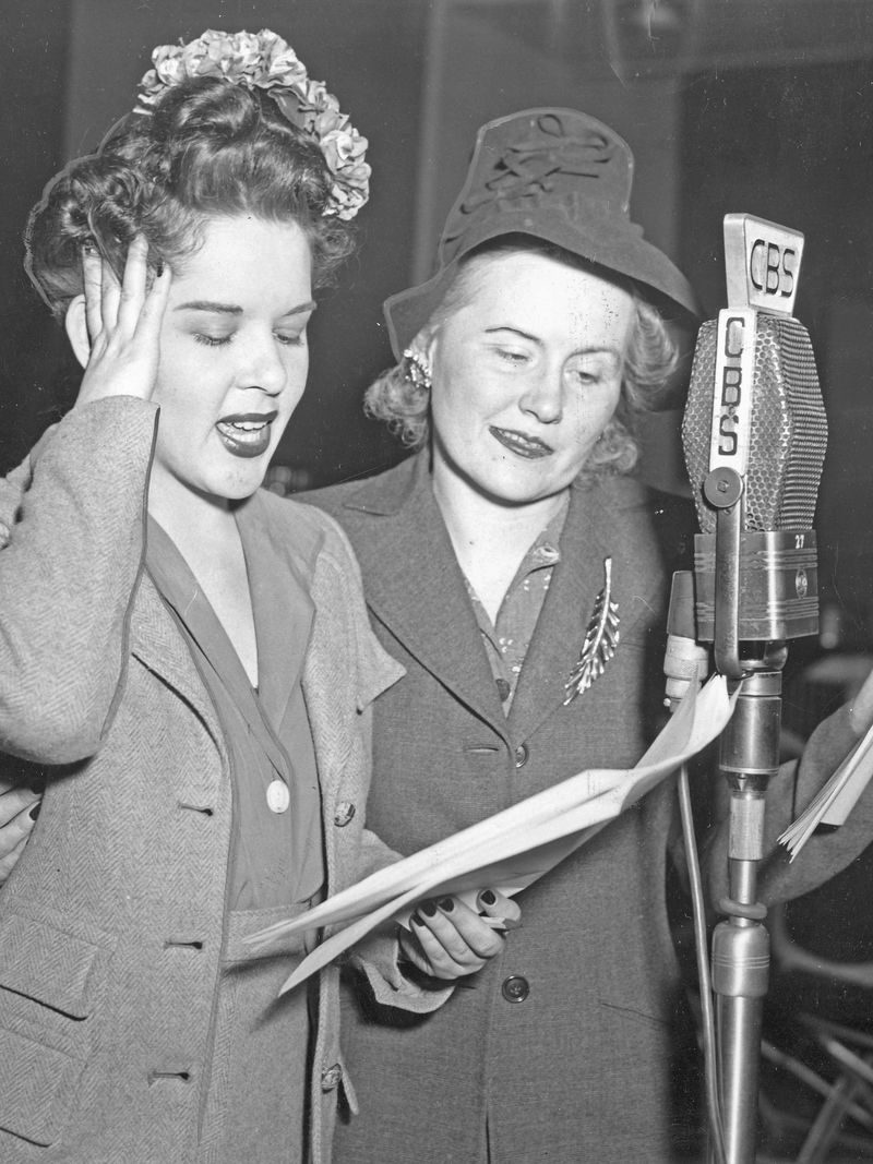 Soap Operas on the Radio (1930s)