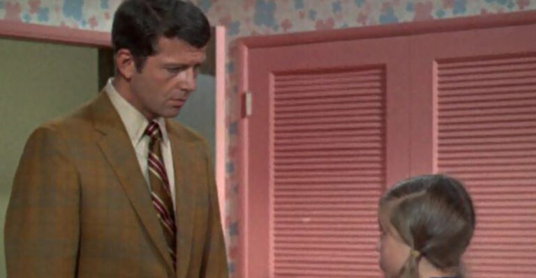 13 TV Dad Failures from the ’70s That Made Us Cringe