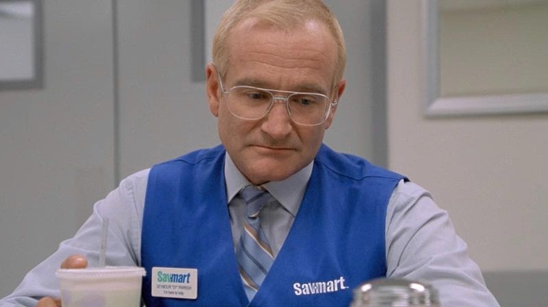 Robin Williams Haunts As Obsessive Photo Technician