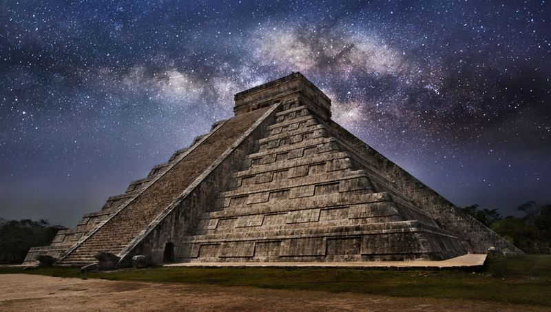 The Maya Civilization Reaches Its Peak (300-900 CE)
