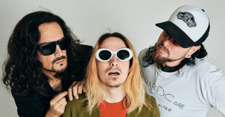 16 Grunge Lyrics That Predicted the Corporate Dystopia We’re Living In Now