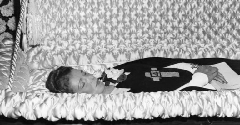 8 Fascinating Facts About Aimee Semple McPherson, the Woman Who Turned Preaching Into Performance Art