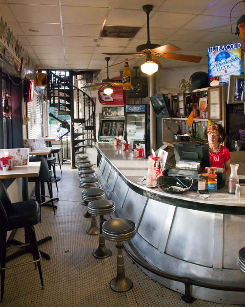 Arkansas – White House Café (Camden, 1907)