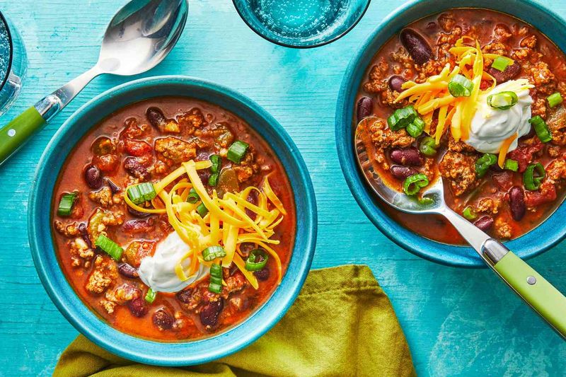 Chili with Saltine Crackers