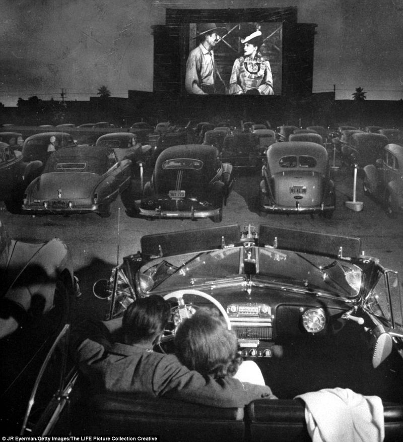 Dine-In Theaters