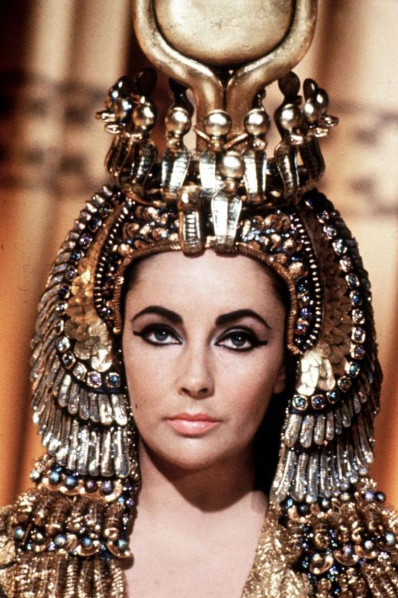 Elizabeth Taylor: Violet-Eyed Enchantress
