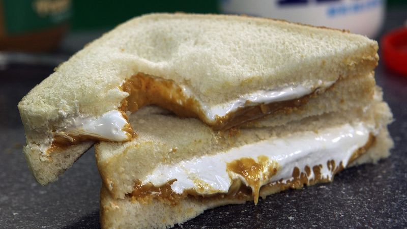 Ryan Reynolds – Peanut Butter and Marshmallow Sandwiches