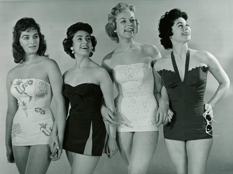 Emphasis on Hourglass Figures