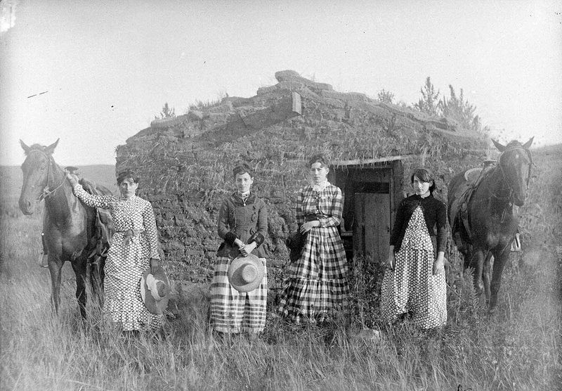 Women Faced Extraordinary Frontier Challenges