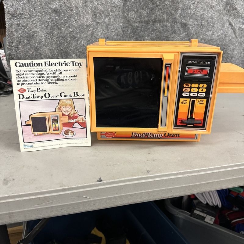 Easy-Bake Oven: The Finger-Cooking Culinary Experience