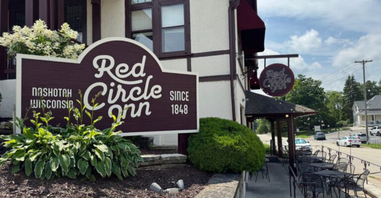 Discover Every State’s Old-School Restaurant For An Unforgettable Meal