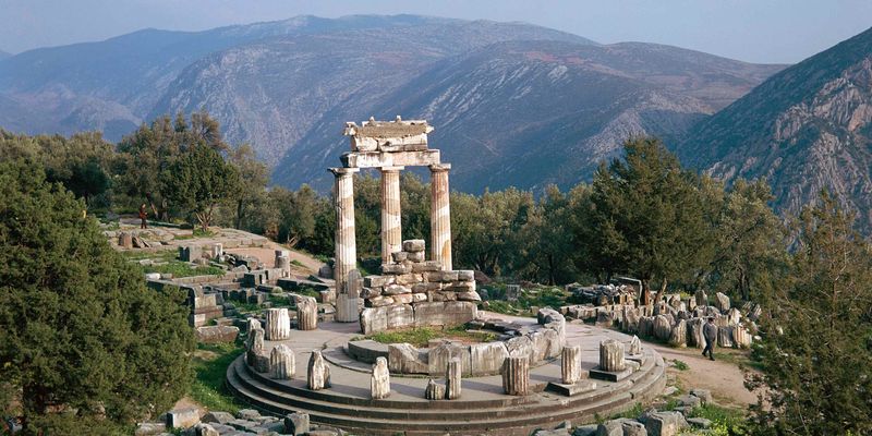 Oracle of Delphi and Greek History 🏛️🔮