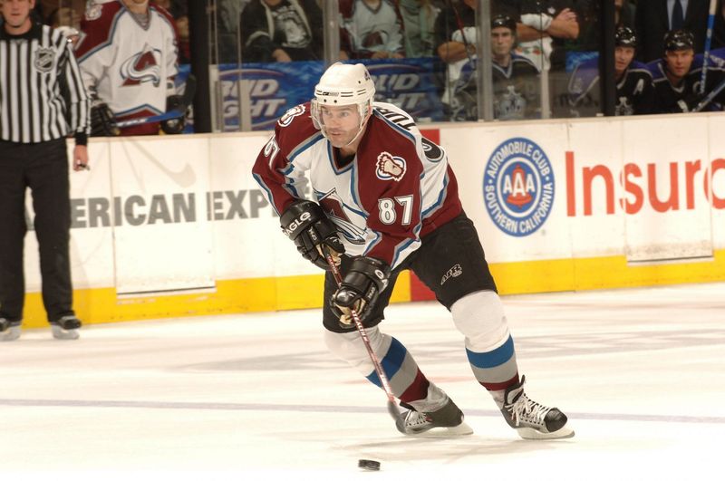 Dale Hunter: The Playoff Cheap Shot Artist