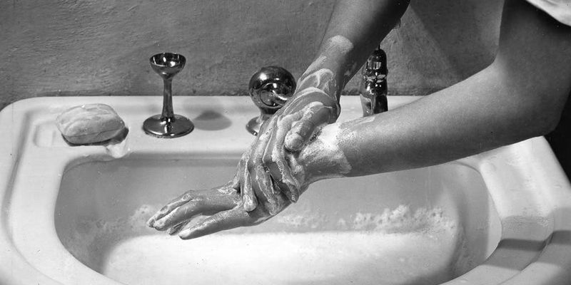 Soap-Eating Challenge (Early 1900s) 🧼