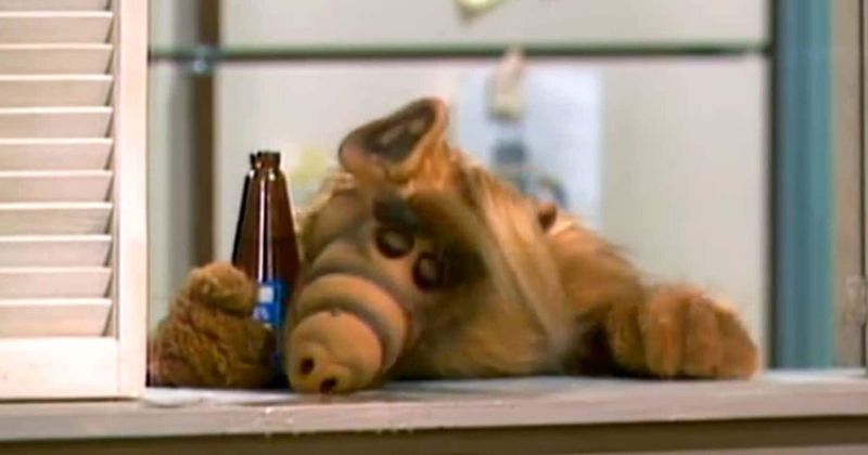ALF's Self-Amusing Alien Commentary