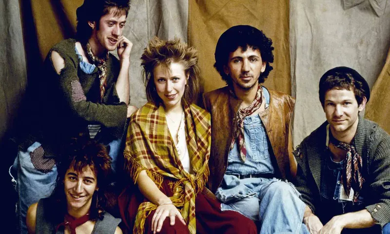 Dexys Midnight Runners – “Come On Eileen” (1982)