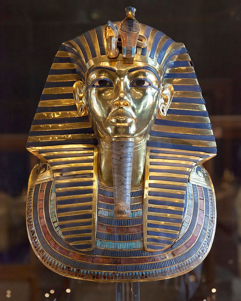 Tutankhamun (1341–1323 BCE)
