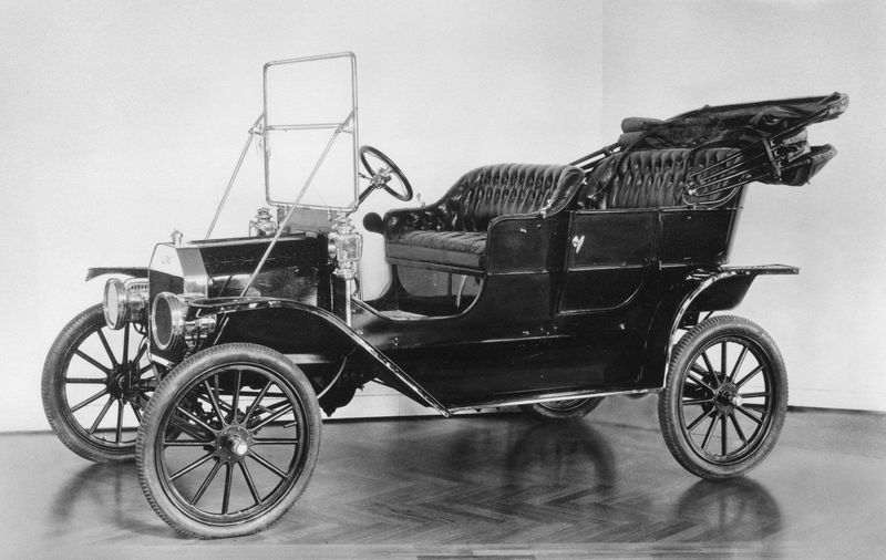 Cars (1920s: Model T Ford)