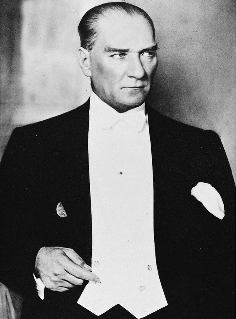 Mustafa Kemal Atatürk – Ιδρυτής και Heavy Partier της Τουρκίας
