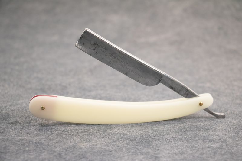 Razors (1920s: Straight Razors)