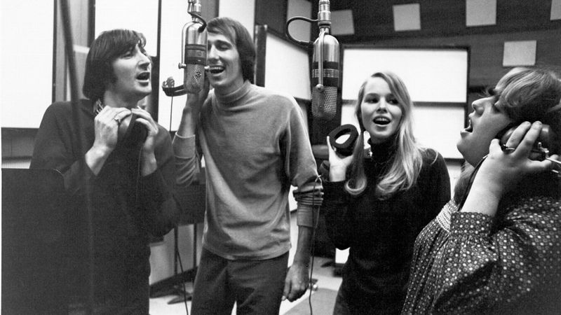 California Dreamin' - The Mamas & the Papas (1966)