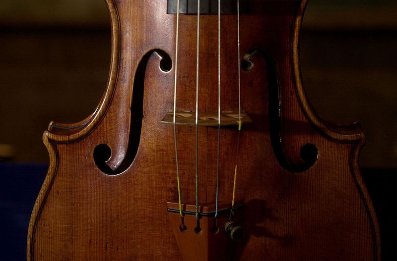 Stradivari’s Violin Varnish (17th–18th Century)