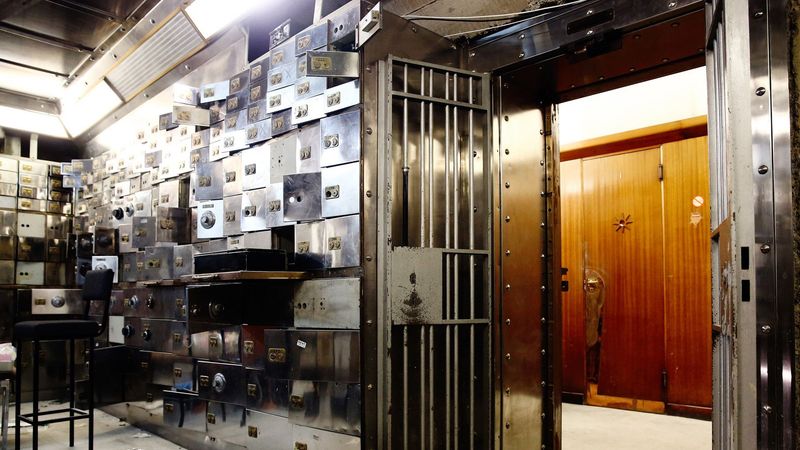 The Hatton Garden Heist (2015) – Not Just Jewels
