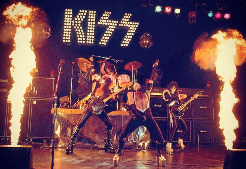 KISS Alive Tour (1975)