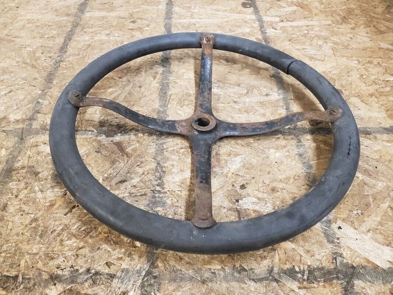 The “Tank-Style” Steering Wheel (1910s-20s)