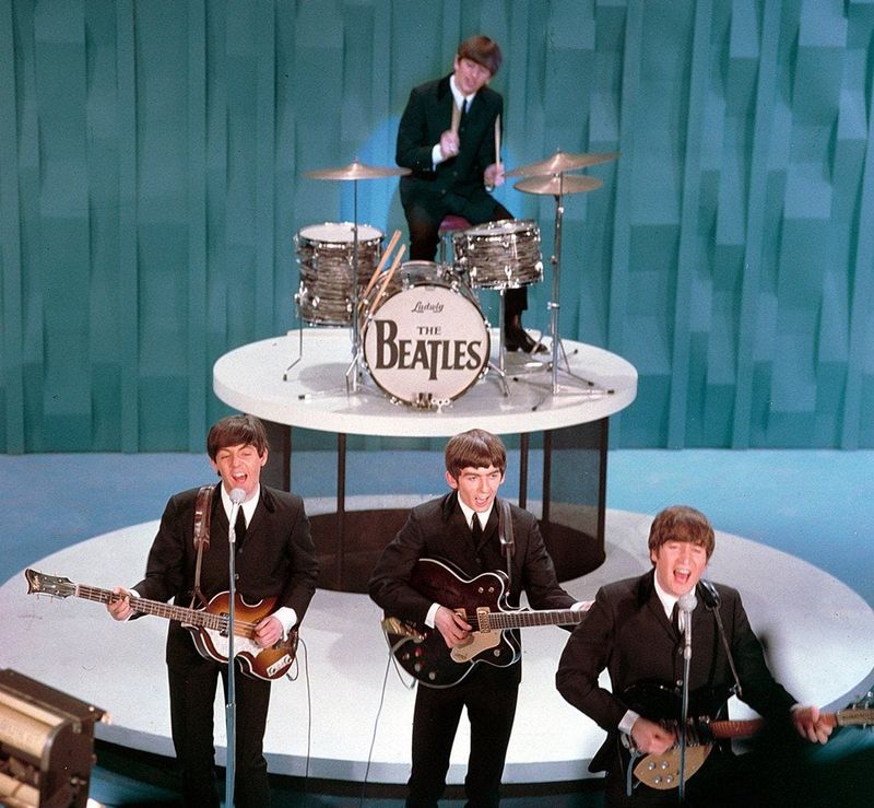 I Want to Hold Your Hand - The Beatles (1964)