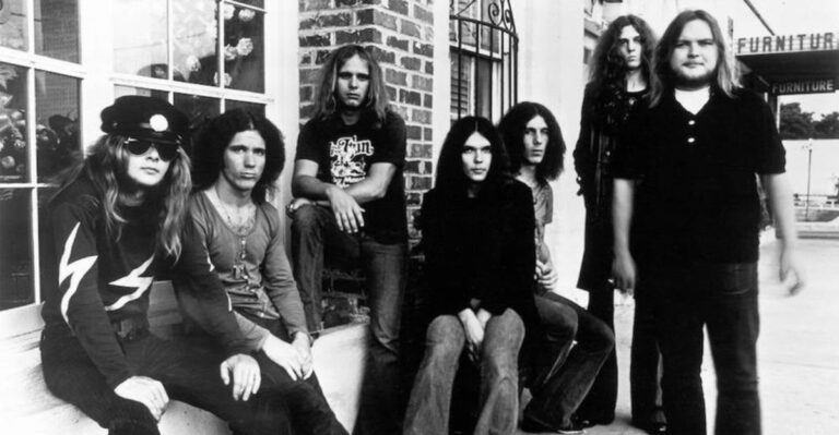 These 20 Classic Songs Share One Thing: No Grammy Win (The List Is Wild)