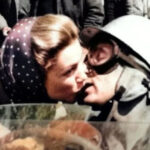 This 1967 Photo Called ‘Kiss of Death’ Reveals 12 Heartbreaking Truths About Love and Loss