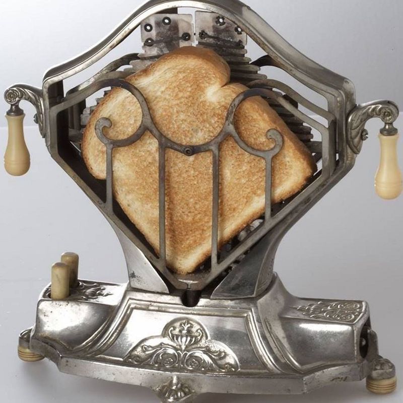 Toasters (1920s: Wire Frames Over Fire)