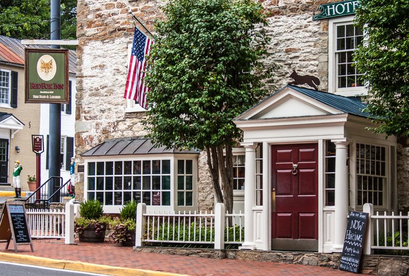 Virginia – The Red Fox Inn & Tavern (Middleburg, 1728)