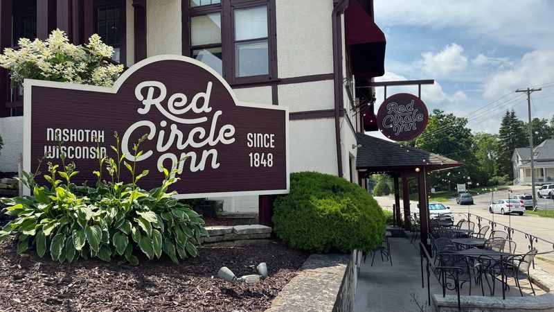 Wisconsin – Red Circle Inn (Nashotah, 1848)