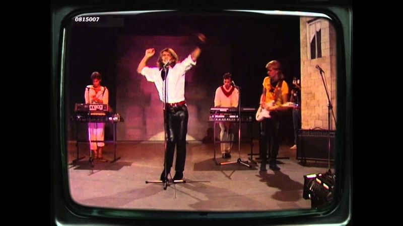 The Safety Dance – Men Without Hats (1983)