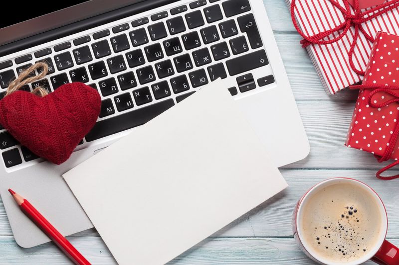 eGreetings.com (Paid e-Cards in the Age of Free Email)