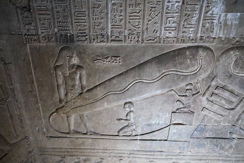 The Egyptian “Light Bulb” Theory